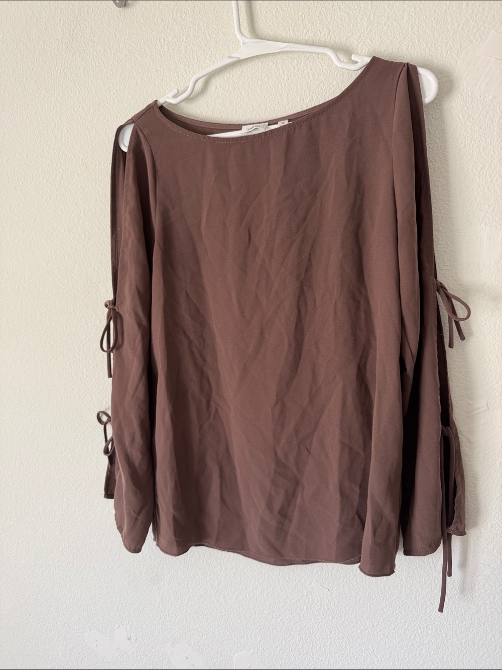 Aritzia Wilfred Pozzi Cut Out Tie Sleeve Blouse Size XS